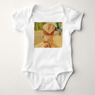 Eis-Lieblingsgeschenk Baby Strampler