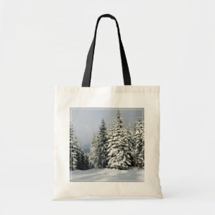 Eis und Schnee Pine Woodland, Österreich Tragetasche