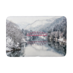 Eis und Schnee Rote Brücke im Winter, Japan Badematte