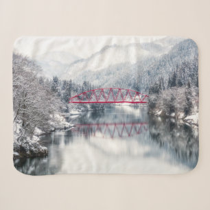 Eis und Schnee Rote Brücke im Winter, Japan Sherpadecke