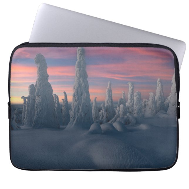 Eis und Schnee | Schneebedeckte Bäume, Lappland, F Laptopschutzhülle (Vorderseite)