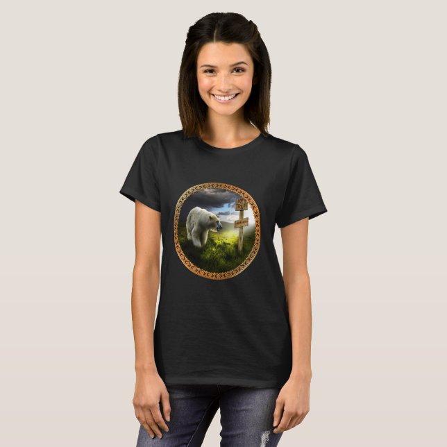 Eisbär mit Blick auf das Nordpol-Holzschild T-Shirt (Vorne ganz)