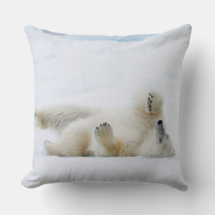 Eisbär rollt im Schnee, Norwegen Kissen