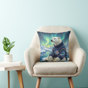 Eisbär sitzt unter Nordlichtern Kissen