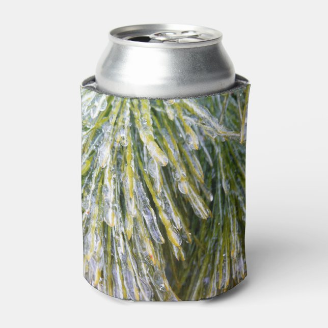 Eisbeschichtete Kiefernneedles Winter Botanisch Dosenkühler (Kanne Vorderseite)