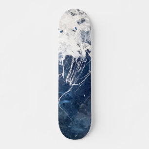 Eisblaue Berggipfel Skateboard