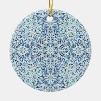 Eisblumen-Kristallblüte – Intrigantes Schneeflocke Keramik Ornament