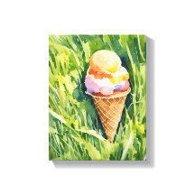 Eiscreme auf einem grasbewachsenen Pflaster