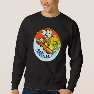 Eiscreme-Kegel reitet Wellen auf Surfbrett am Stra Sweatshirt