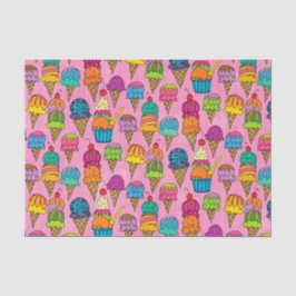 Eiscreme-Kons auf rosa Seidenpapier