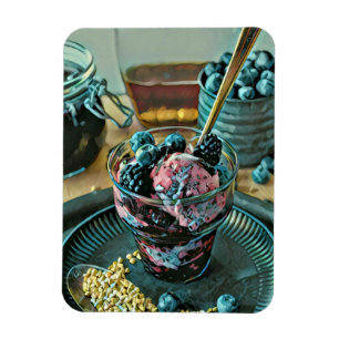 Eiscremekuchen mit Beeren Magnet