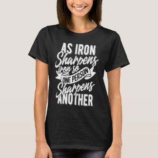 Eisen schärft so, dass eine Person den Anden schär T-Shirt