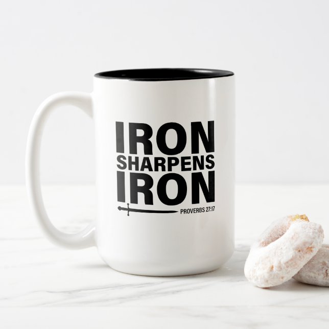 Eisen Sharpens Eisen - Sprichwörter 27:17 Tasse (Mit Donut)