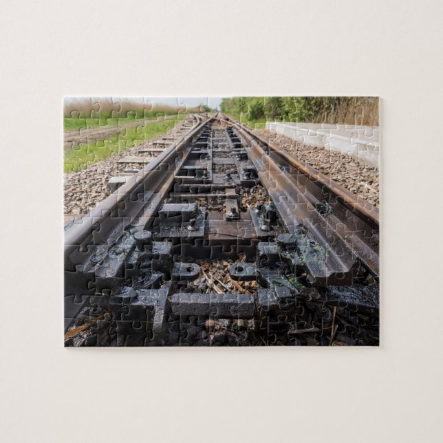 Eisenbahn verschwindet in der Ferne (Horizontal)