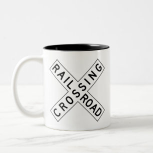 Eisenbahnüberfahrt-Zeichen-Tasse Zweifarbige Tasse