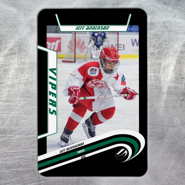 Eishockey-Spieler behalten den lebendigen grünen S Magnet (Ice Hockey: Customize your magnet with a green jersey, player image, logo, and number.)