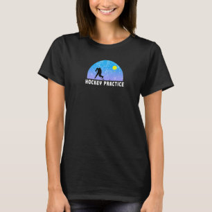 Eishockeypraktiken durch die Mondlichthockeywoche T-Shirt