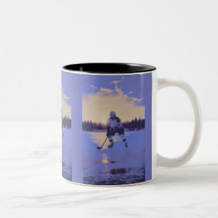 Eishockeyspieler bei Sunrise Zweifarbige Tasse