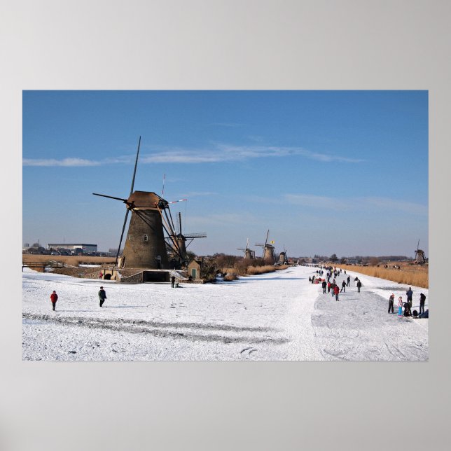 Eislaufen entlang der Windmühlen im Winter Poster (Vorne)