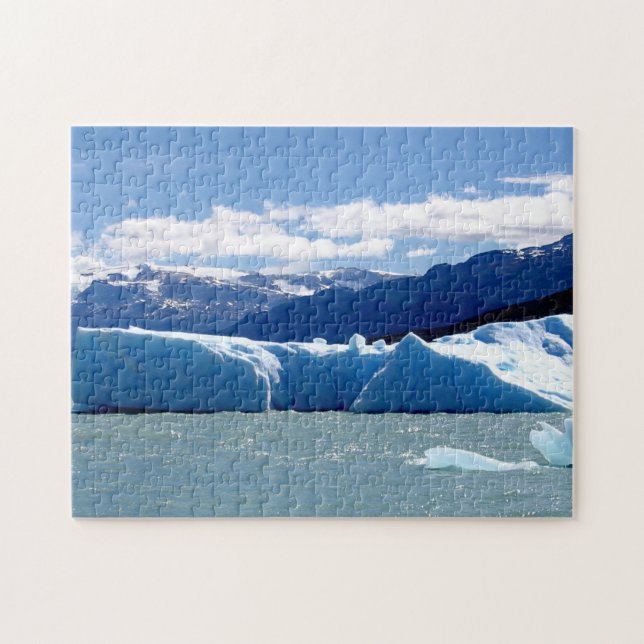 Eisstück vom Gletscher gelöst (Horizontal)
