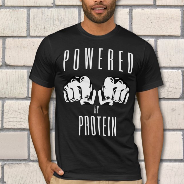 Eiweißkarnivoren-Fäuste T-Shirt (Powered By Protein T-shirt for those who eat a high protein diet. #carnivorelifestyle)