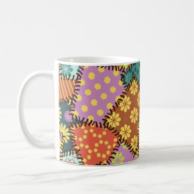 Eklektisches Patchwork: Vielfältige Muster-Mischun Kaffeetasse (Links)