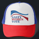 Eklige Frauen wählen amerikanische Fahne Feministi Truckerkappe<br><div class="desc">Dieser politische Feminist, der Politikern sagt, dass Eklige Frauen wählen, und wir werden bei den Zwischenwahlen 2022 blau abstimmen. Die Rechte und die Gleichberechtigung von Frauen in dieser Obergrenze unterstützen, indem sie mit einem Einverständnis der Demokraten für das Party in der Einheitswährung abstimmen.</div>