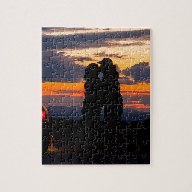 EL Camino am Sonnenuntergang mit dem Paarküssen (Vertikal)