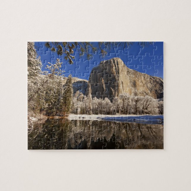 El Capitan reflektiert in den Merced River in (Horizontal)