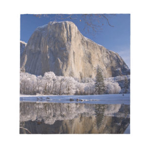 El Capitan spiegelt sich im Merced River in 2 Notizblock