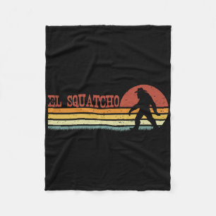 El Squatcho - Funny Retro Stripes Bigfoot Cinco De Fleecedecke