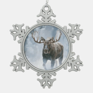 Elchbulle durchquert borealen Schnee Schneeflocken Zinn-Ornament