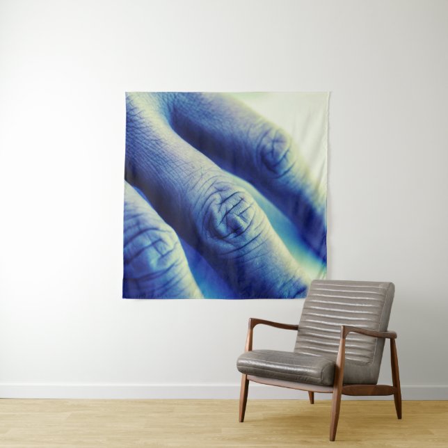 Electric Blue Hand Tapestry Wandteppich (Beispiel)