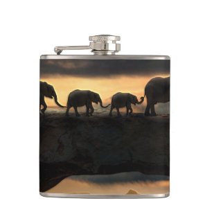 Elefant an der natürlichen Landbrücke Flachmann