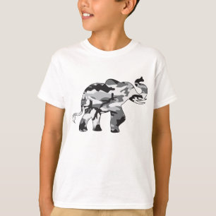 Elefant aus einem grauen Camouflage Army Muster T-Shirt