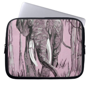 Elefant, der durch die waldreiche Savanne in Rosa  Laptopschutzhülle