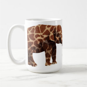 Elefant, der sein eine Giraffe denkt Kaffeetasse