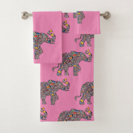 Elefant in einem psychedelischen Geparden Badhandtuch Set