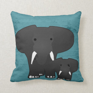 Elefant mit einem Baby Kissen