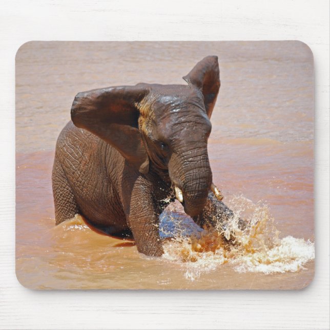 Elefant spielt mit Wasser Mousepad (Vorne)