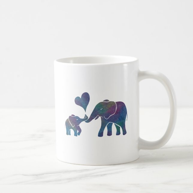 Elefant umarmt Regenbogen-Mama und Baby mit Herzen Kaffeetasse (Rechts)