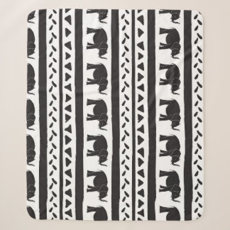 Elefanten, Linien, Dreiecke, dekorativ nahtlos. Sherpadecke