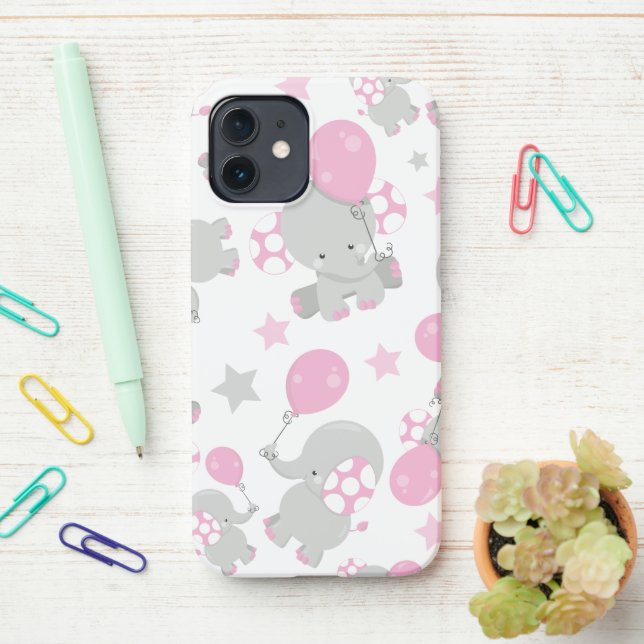 Elefantenmuster, Niedliche Elefanten - rosa grau iPhone 12 Hülle (Auf dem Schreibtisch)