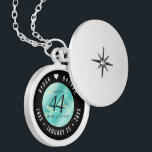 Elegant 44. Hochzeitstag in Türkis Medaillon<br><div class="desc">Feiern Sie das 44. türkisfarbene Hochzeitstag mit diesem Gedenklocket! Elegante Schwarz-Weiß-Schriften auf gelbem Marmor und grünlich-blauem Hintergrund verleihen diesem besondere Anlass eine unvergessliche Touch und einen außergewöhnlichen Meilenstein. Passen Sie sich die Namen der glücklichen Paare an und fügen Sie ein Datum für ihren türkisfarbenen Jahrestag hinzu. Design © W.H. Sim....</div>