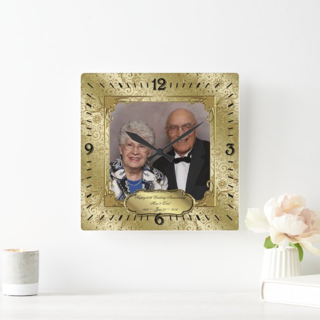 Elegant 50th Wedding Anniversary Foto Wall Clock Quadratische Wanduhr (Zuhause)