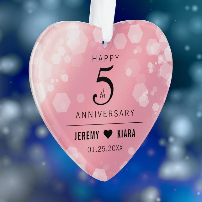 Élégant 5ème anniversaire Mariage de quartz Rose (Elegant 5th Rose Quartz Wedding Anniversary Acrylic Ornament Cover Photo.)