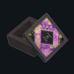 Elegant 6. Geburtstag von Amethyst Kiste<br><div class="desc">Feiern Sie mit dieser stilvollen Sake-Box das 6. Amethyst-Hochzeitstag! Elegante Schwarz-Weiß-Schriften mit vergoldeten sechseckigen Konfetti auf einem amethystischen lila Hintergrund fügen diesem besondere Anlass und Meilenstein eine unvergessliche Touch hinzu. Personalisieren Sie die Namen und Daten der Ehe des Paares. Design © W.H. Sim. Weitere Informationen unter zazzle.com/expressionsoccasions</div>