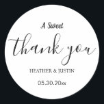 Elegant A Sweet Danke Gastgeschenk Hochzeit Runder Aufkleber<br><div class="desc">Elegant A Sweet Dankeschön Gastgeschenk Hochzeit Classic Round Sticker Elegant A Sweet Dankeschön Gastgeschenk Hochzeit Stickers Hochzeitsaufkleber für Gefälligkeiten,  ein Dankeschön-Aufkleber,  Gastgeschenk Aufkleber,  Hochzeitskartentetiketten,  Hochzeitsfeier Gefallen-Etiketten,  Gastgeschenk Hochzeit Aufkleber,  elegant,  danke Ihnen Aufkleber,  weiß</div>