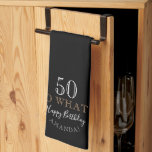 Elegant Black 50 So was Funny Zitat 50. Geburtstag Geschirrtuch<br><div class="desc">Elegant Schwarz 50 So was Funny Zitat 50. Geburtstag Küchentuch. Die inspirierende und lustige Zitat 50 so, was in modernen weißen und goldenen Farben auf einem schwarzen Hintergrund. Machen Sie Ihr eigenes 50. Geburtstag Küchentuch für sie oder für ihn und personalisieren Sie mit Ihrem Namen und Alter. Ideal für eine...</div>