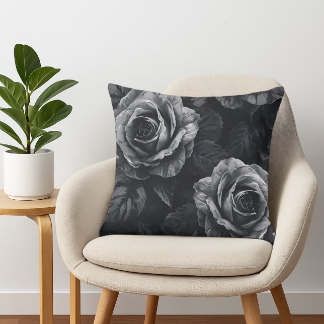 Elegant Black and White Monochrome Roses Kissen (Monochrome rose throw pillow)